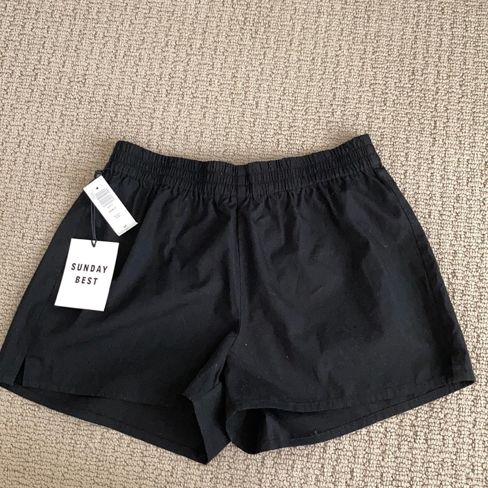 NWT Aritzia Sunday Best Eva 3” shorts